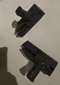 Deux pièces techniques noires